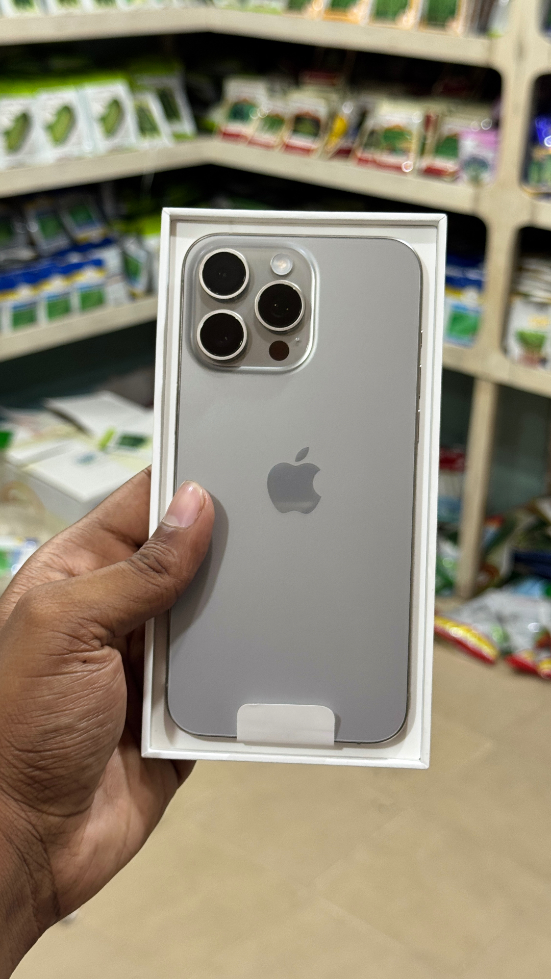 iPhone 15 Pro Max Natural Titanium